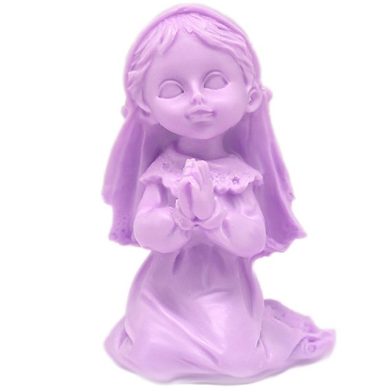 Molde niña rezando mirando de frente